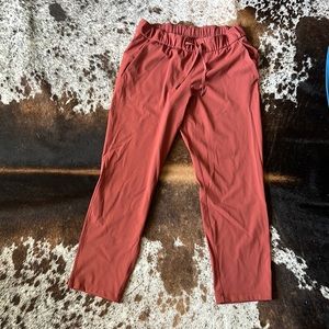 Lululemon on the fly pants